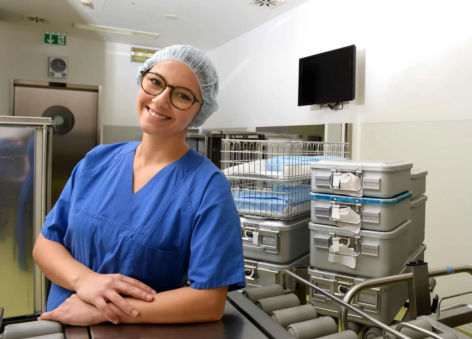 A young woman works in a hospital